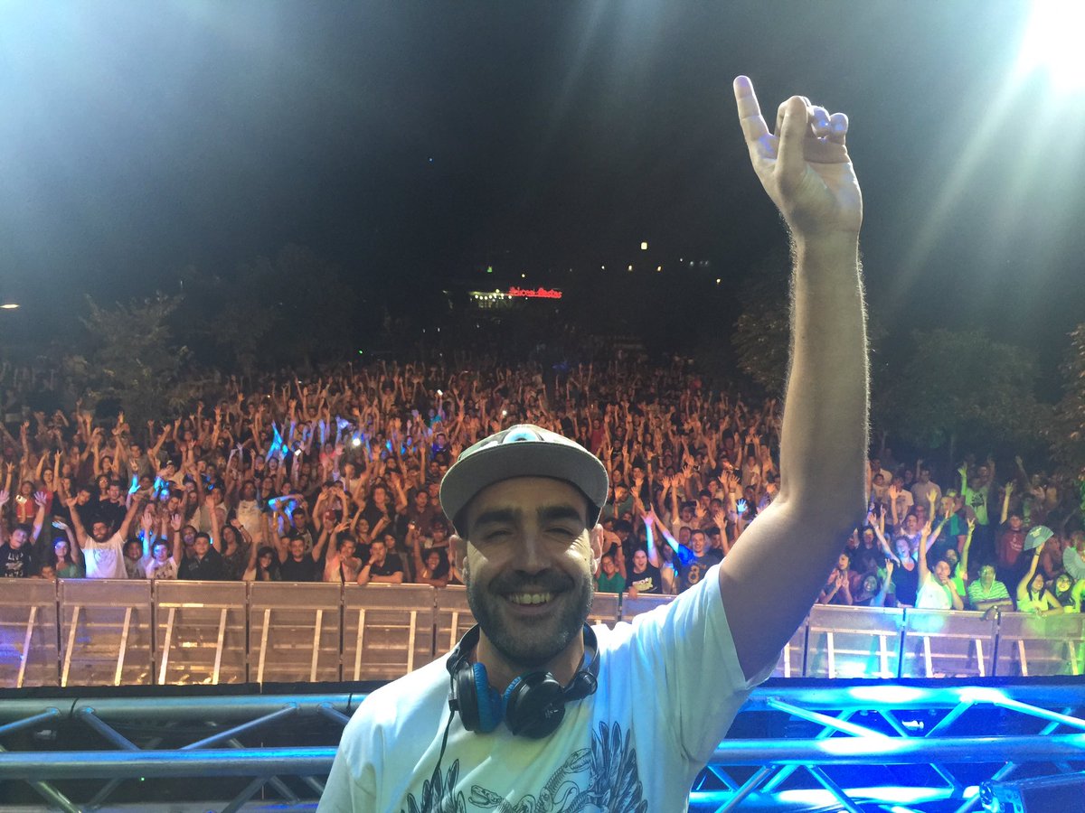 En #Valdemoro #MaximaOpenAir 🙌🏻
con <a href="/josemduro/">Jose M Duro</a> ¡¡Arriba Maxim@s!!