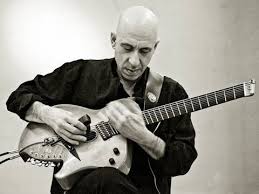 guitarmoderne's tweet photo. The E# interview https://t.co/YmtrJAzFnB #elliotsharp #guitar #guitarre #guitare #ギター https://t.co/AhD98dTdEF
