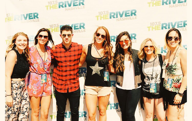 webgirlmorgan's tweet photo. So this was super cool. Also related @nickjonas has a new song about Bacon. #RiverPoolParty @1075theriver https://t.co/TW2mExQWW9