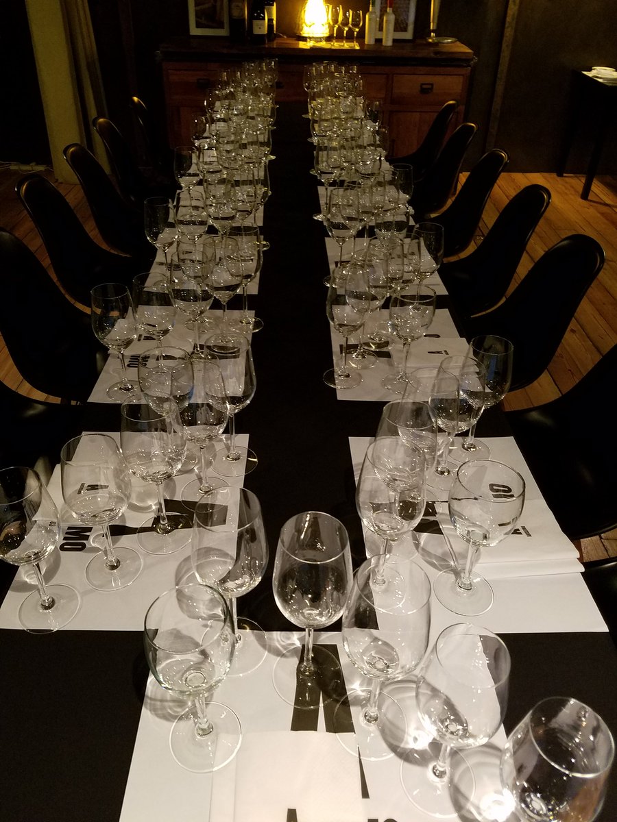 Luli_Fa's tweet photo. Presentación @BodegaCasarena vinos increíbles y sorpresas para #socios @bonvivir https://t.co/boRWY986nt