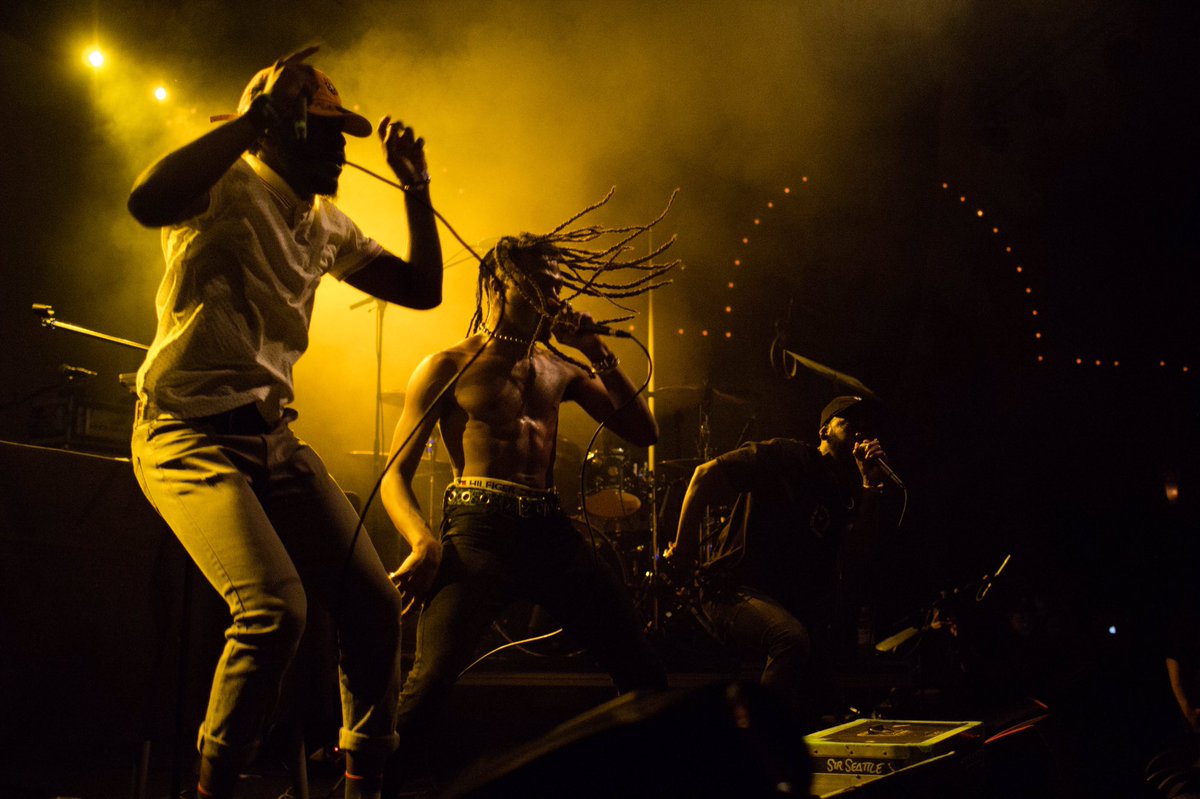 Vavimamii's tweet photo. Photos of Duckwrth closing out Anderson Paak last tour stop in Portland OR ✨ https://t.co/o1awiKwoRs