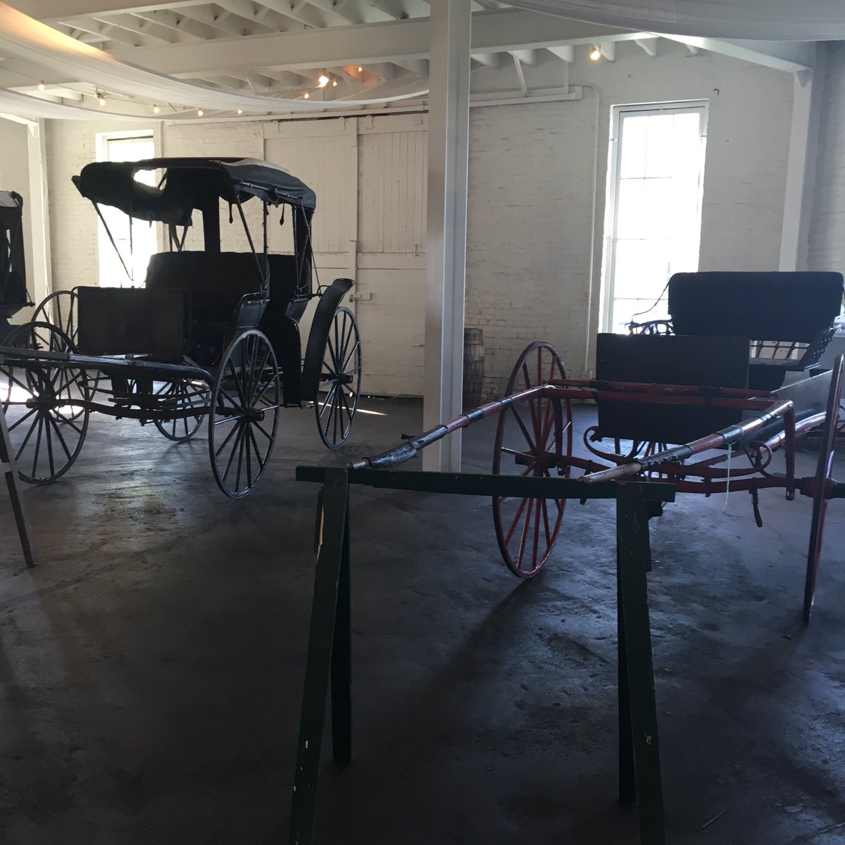 BayouBluegrass's tweet image. Great evening for showcasing our lovely Round Barn with @BlueGrassTrust this evening. #BGTdeTours #sharethelex