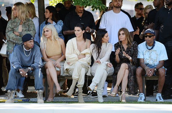 adoringwests's tweet photo. Am I the only one who thinks, that Tyga should stand up and let Jordyn take a seat? https://t.co/sOsHedFPZP