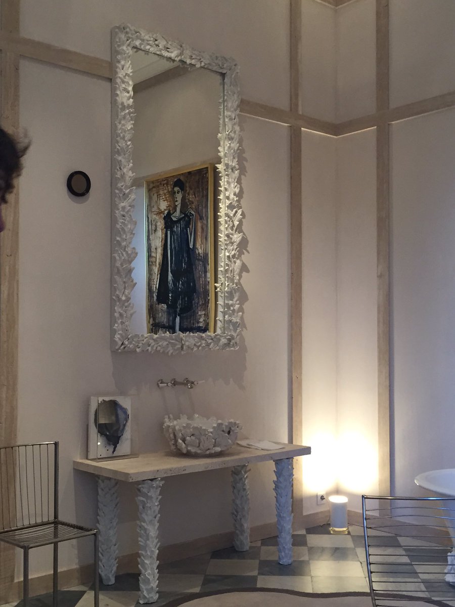 museolepse's tweet photo. Un Dubuffet dans une salle de bain #ADINTERIEURS2016 @MonnaiedeParis https://t.co/ISvsAeTBL1