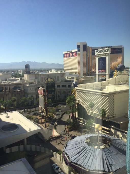 Made it to Vegas!!! https://t.co/rRgbENCxed<a href="/tag/teamdontsmokedoodoo"class="tags"><span>#teamdontsmokedoodoo</span></a>
