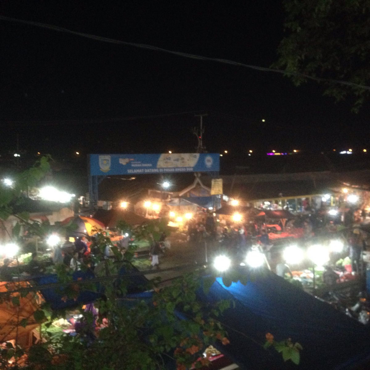 PujiNurwanto's tweet photo. Hirukpikuk Pasar Angso2Jambi selepas Subuh
Mengingatkan 11 tahun lalu saat domisili Jambi 2010-2005
#Jambi #angsoduo https://t.co/WgoXuSlETE