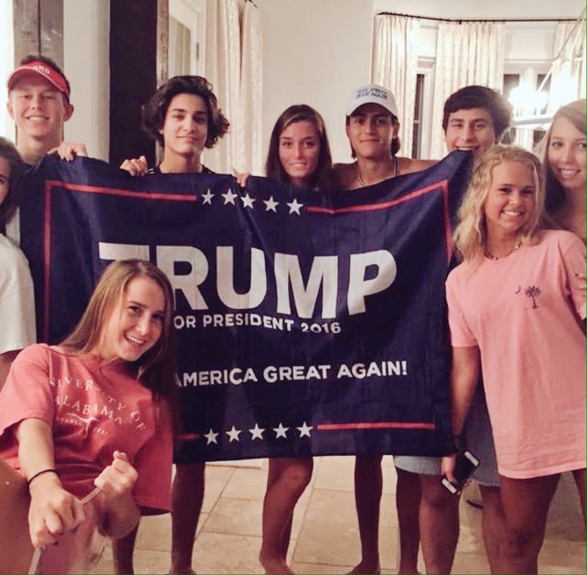 TrumpBrosUSA's tweet photo. Message To #HillaryClinton --> #WeHATEHillary @realDonaldTrump For #POTUS #CommanderInChiefForum #TrumpPence16 https://t.co/nyZMfXjhX3