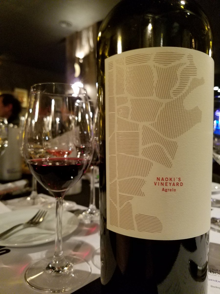Luli_Fa's tweet photo. El salvaje Naoki's vineyard malbec agrelo 2013 de @BodegaCasarena 👏 para #socios @bonvivir https://t.co/jOjtt7FKS7