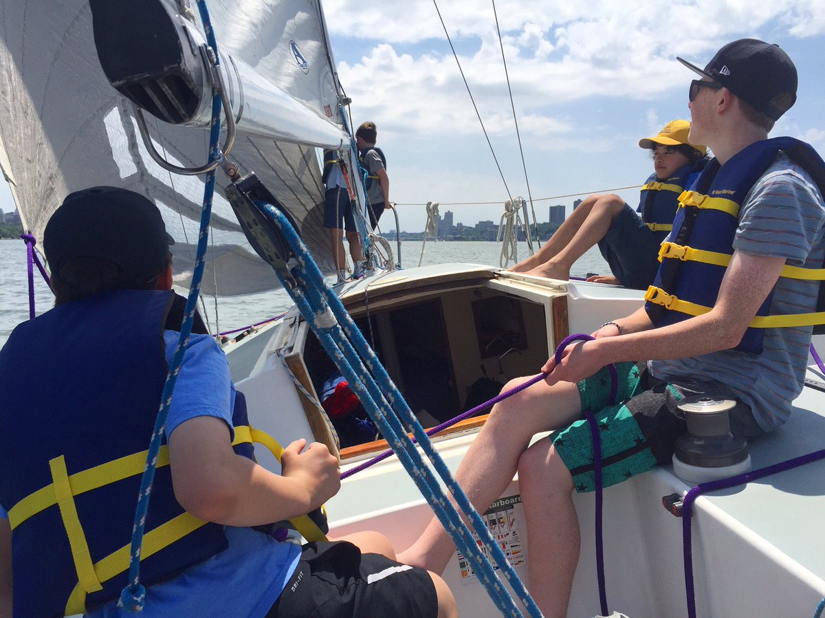 NYCSailingCamp's tweet photo. Camp is over, but fall sailing has just begun! #summer2016 #fallsailing2016 #j24 https://t.co/HITS1y93AH
