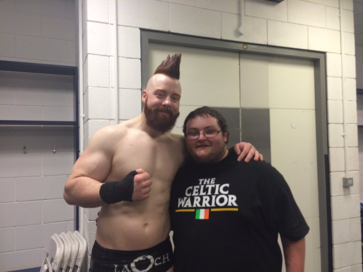 davy6011's tweet photo. Pleasure to meet @WWESheamus and @WWENeville tonight at #WWELondon https://t.co/fDa63uISko