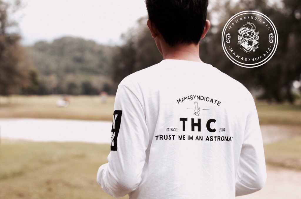 GanjaSociety's tweet photo. The healing company inspired T-Shirts by independent young stoner! RM 45+FREE STICKER. Order now 📲 +60169307658! https://t.co/JbM6ECxDiM