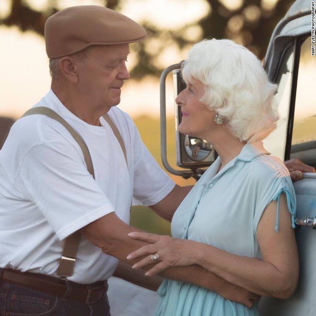 CNN's tweet photo. This couple's 'Notebook'-inspired photos are a testament to 57 years of true love https://t.co/OOcE1sWuAT https://t.co/jXNA5A14Je