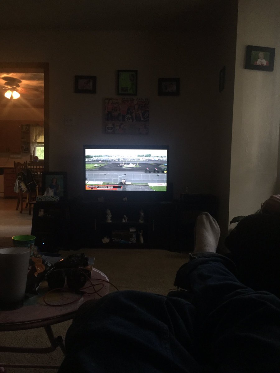 wildwillie7w's tweet photo. #tweetyourseat @watchimca #sn16 watching stockcars from Irwin iowa wish I was there with em go scs and ccs drivers! https://t.co/JpPPOld7d4