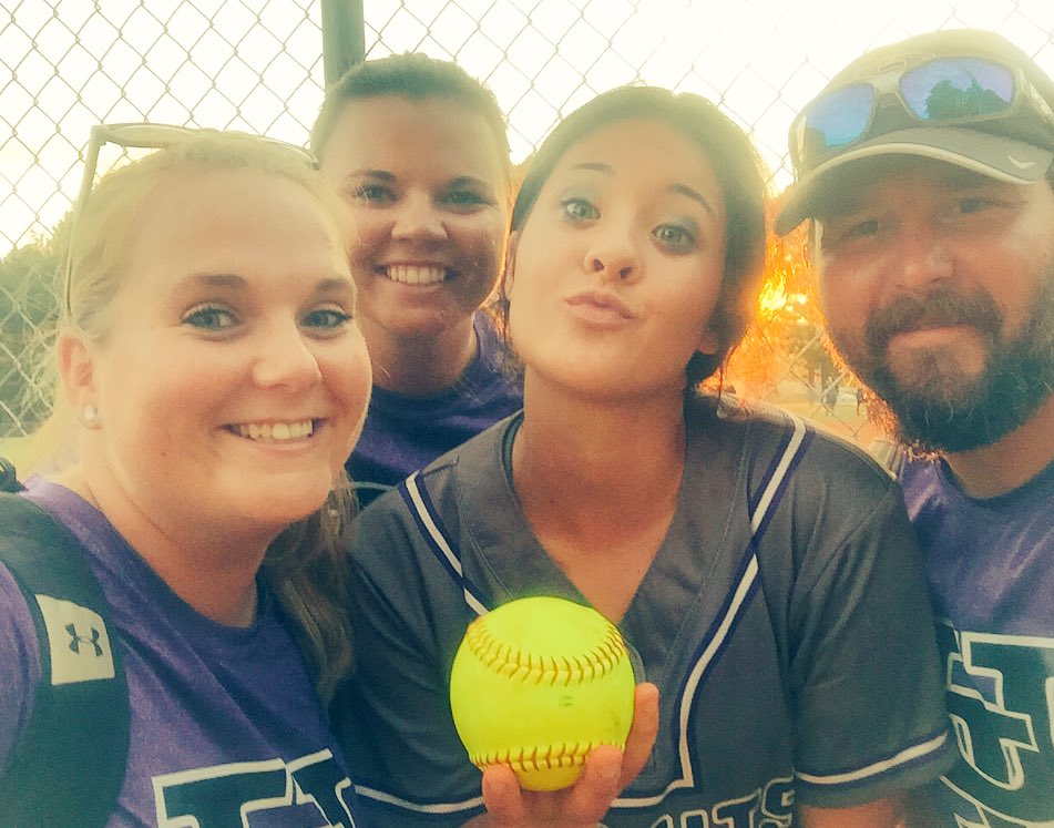ULsoftball1's tweet photo. Shout out to @_mackaylawright for her first out of the park homer!! #WeAreUL 💜 Way to go Mack!! https://t.co/OP14gKMysB