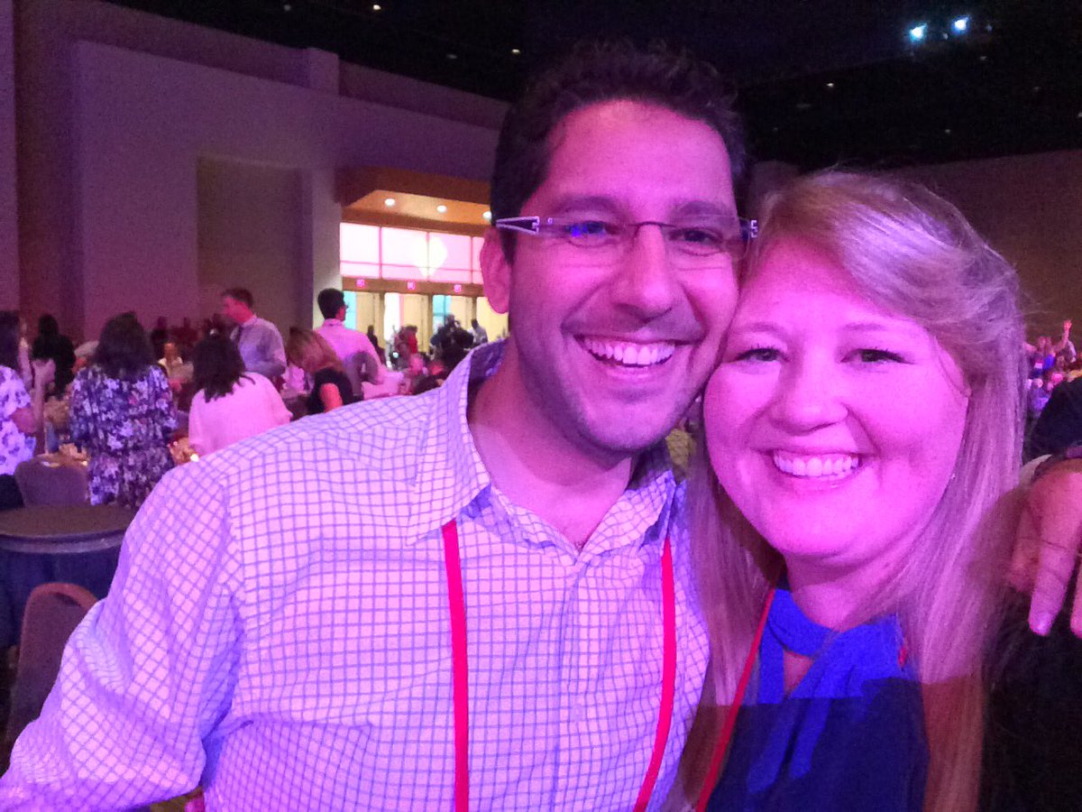 MhoangCVS's tweet photo. Celebrating our people #region65atRLC #paragoncelebration https://t.co/8j4a2hRXVM