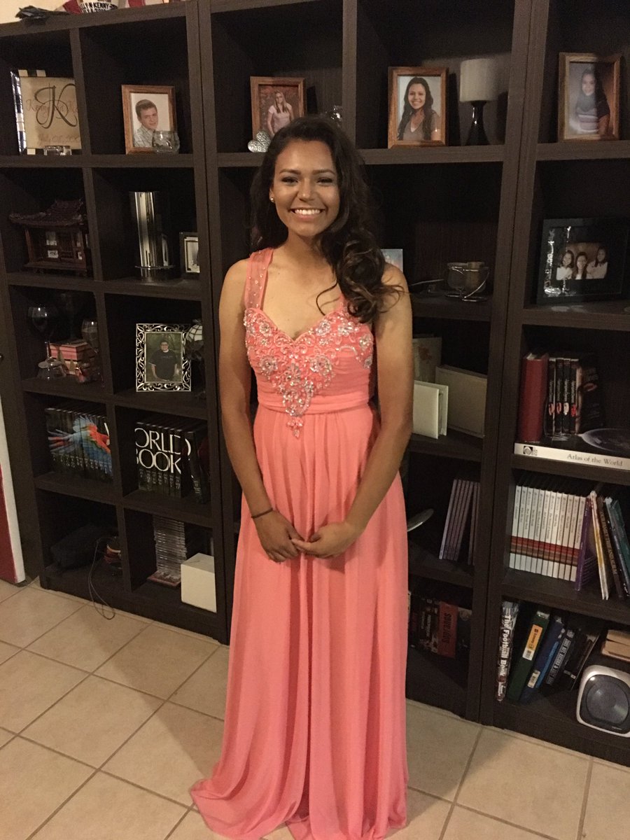 madysennejade's tweet photo. #tbtoprom π© https://t.co/RNxM1U5Xl4