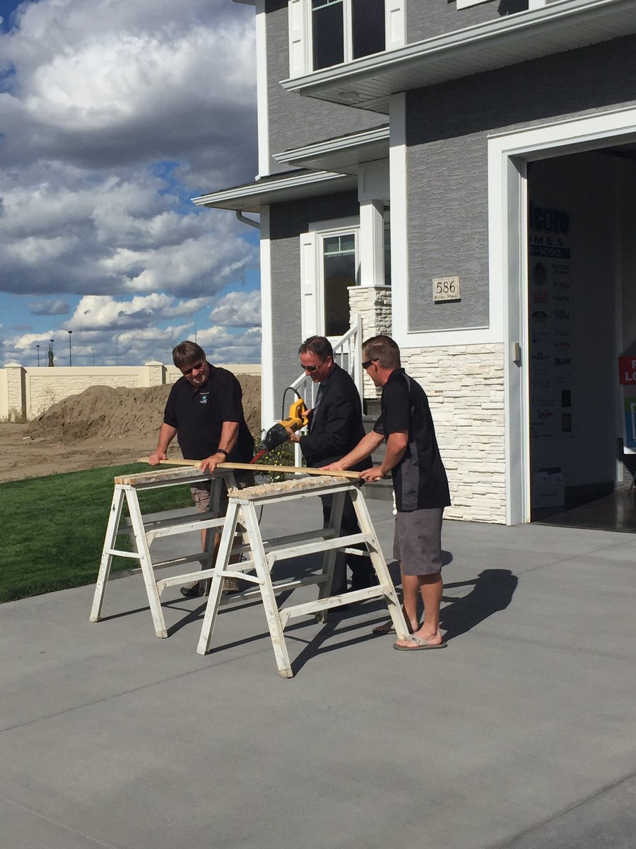 MedHatBuilders's tweet photo. Thanks to @tedclugston for stopping by the opening ceremony of #Poh2016 #medhat #chba https://t.co/o2CMMmu5rZ