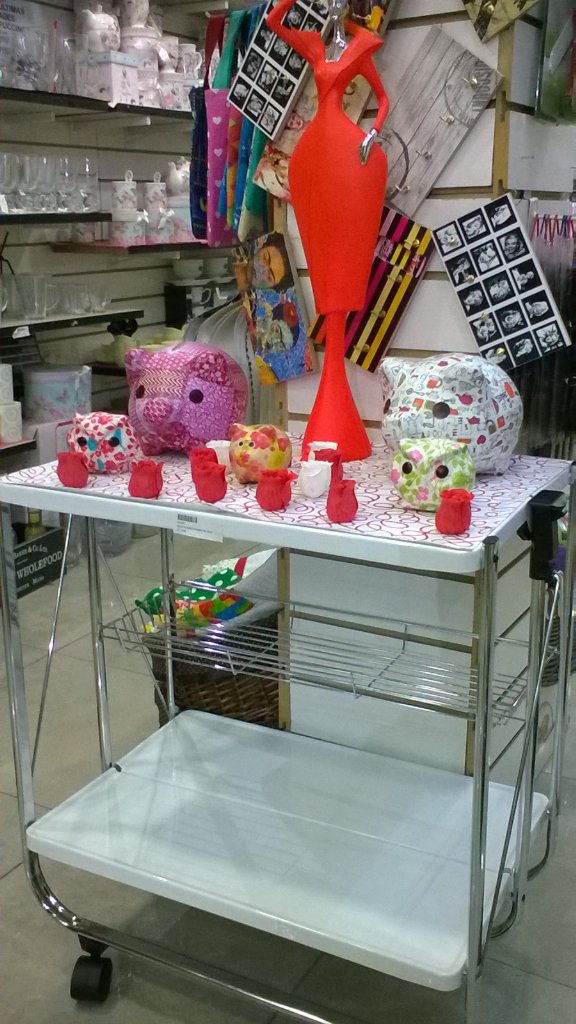 su_bazar's tweet photo. #MesasPlegables nuevas en stock! Preciosas, de acero inoxidable! Te esperamos en #SuBazar 😃🎉 #DecoracionParaElHogar https://t.co/JoZU5oEkEf