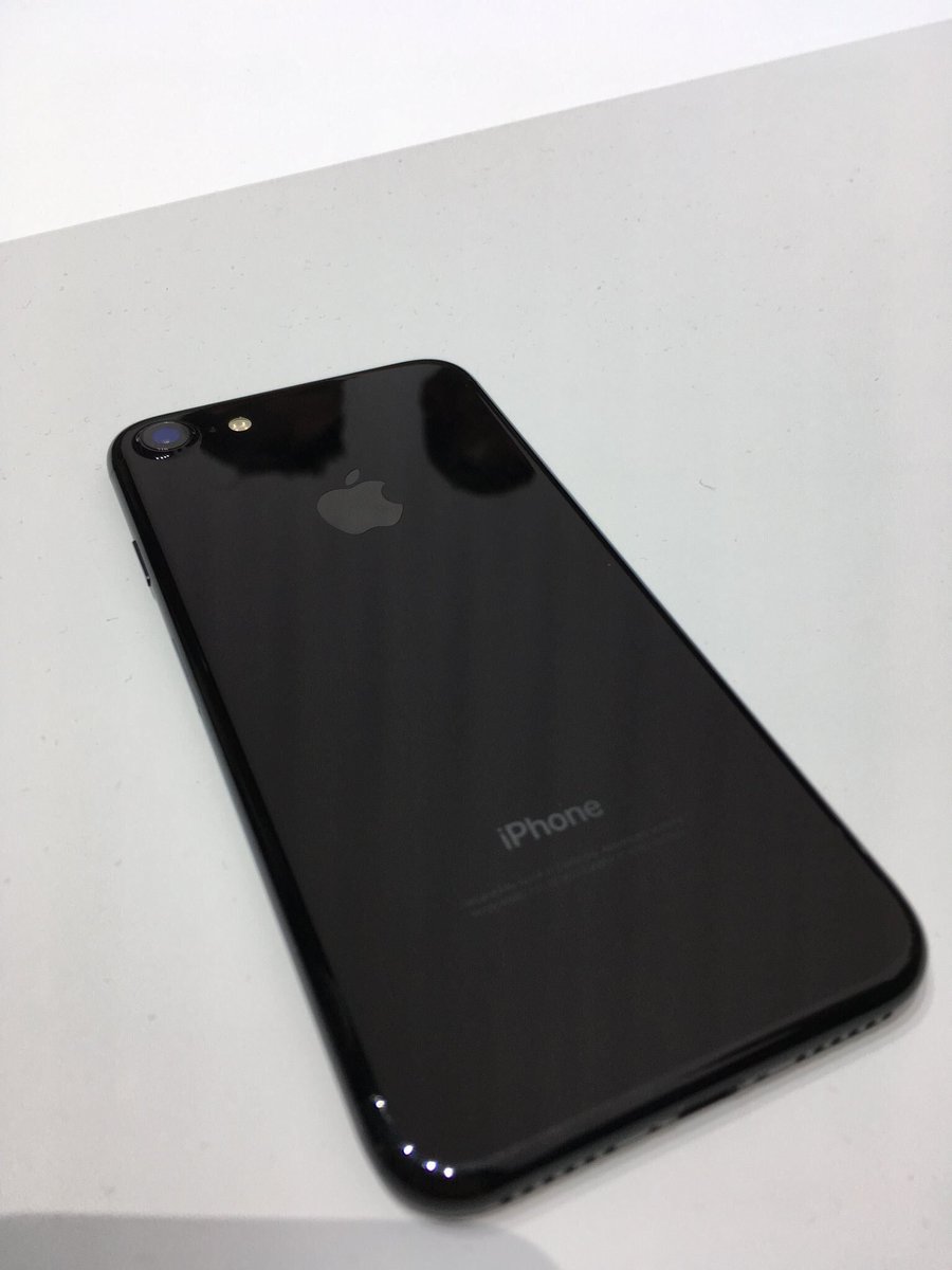 Rasheed رشيـد On Twitter الايفون 7 الاسود اللماع والاسود العادي