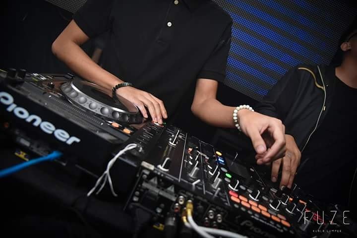 HardKnights's tweet photo. HardKnights compilation album vol. 1  out soon on Spotify and iTunes! Stay tuned! https://t.co/hBq6qdhtp3