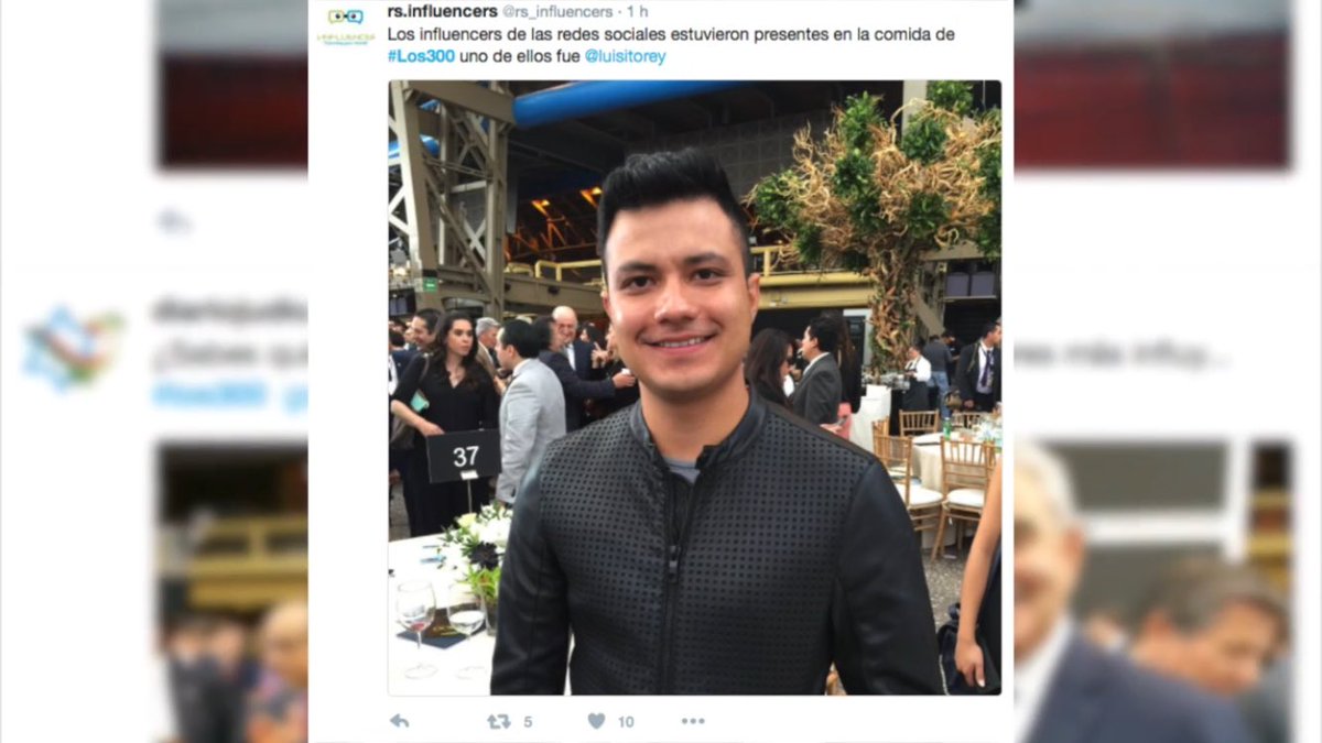 EliotMedia's tweet photo. .@werevertumorro @mariobautista_  y @luisitorey asistieron a la comida anual de #Los300 https://t.co/sUJqoSdD7x https://t.co/O5QWq1yAW7