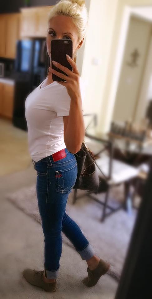 PUnitedCitizens's tweet photo. Casual Wednesday stepping out in my new fave jeans! 😍 #pamfa #pamfaunitedcitizens #puc #wearalldayjeans #comfy #love https://t.co/KQuQmInozB