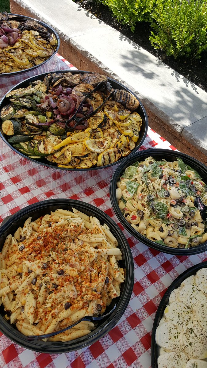 chefcovas's tweet photo. #picnic #salads https://t.co/EIKnmqYmqs
