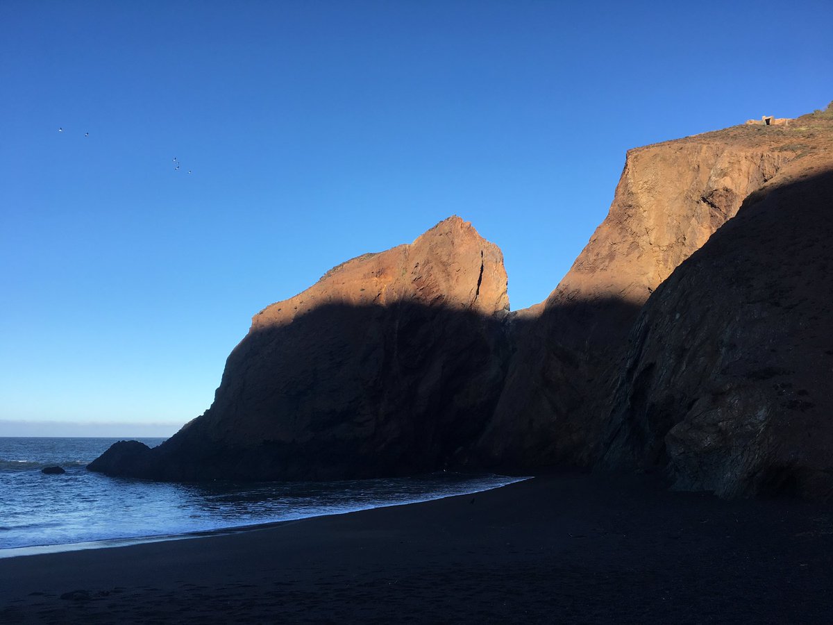 phoebeklewis's tweet photo. @MVFilmfest early morning staff hikes = best way to start the day! Pre-fest #activecinema anyone?! #mvff39 https://t.co/s6omQCmVsv