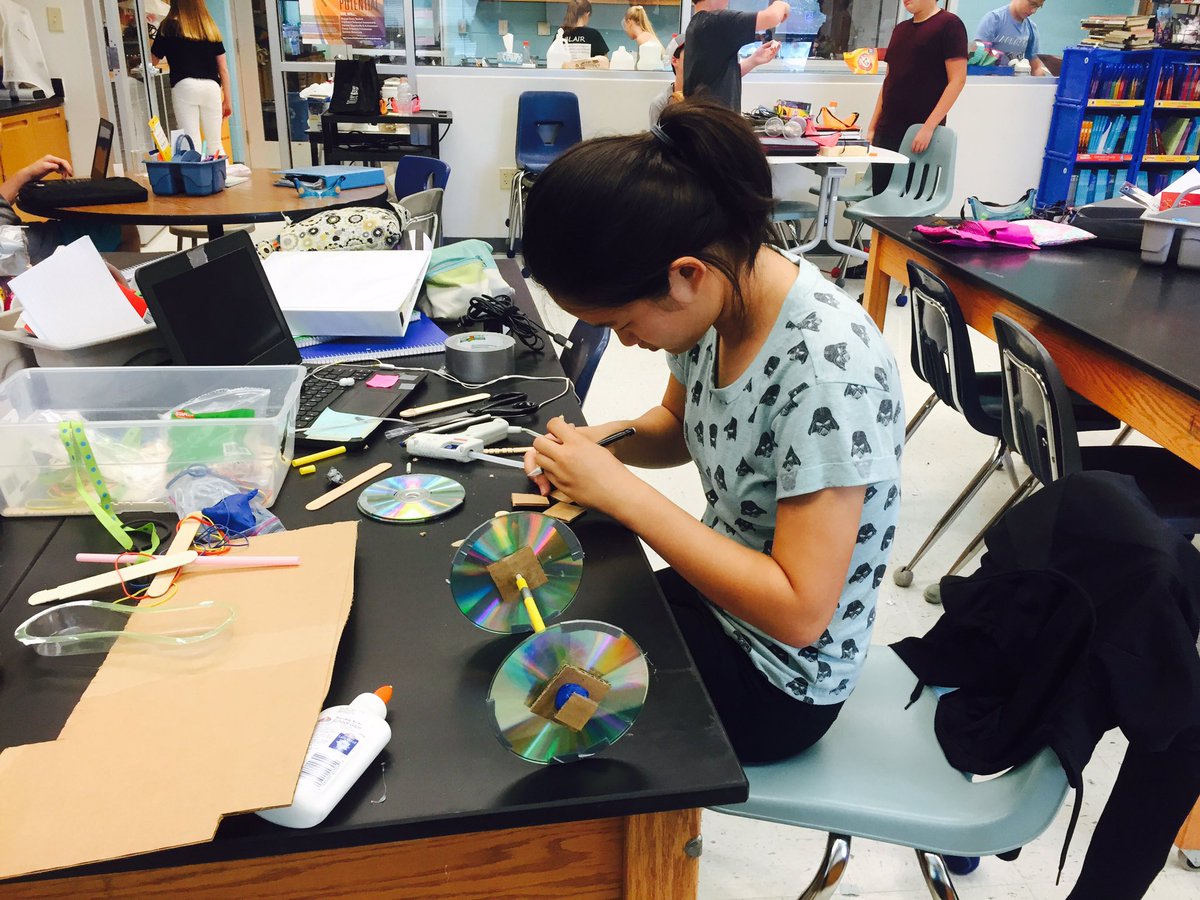 eppercival's tweet photo. Working on our #chemrxncars prototypes in #mechatronics2016. @RickVrhovac @SMSSharks @bpicc https://t.co/lD92mAb1pQ