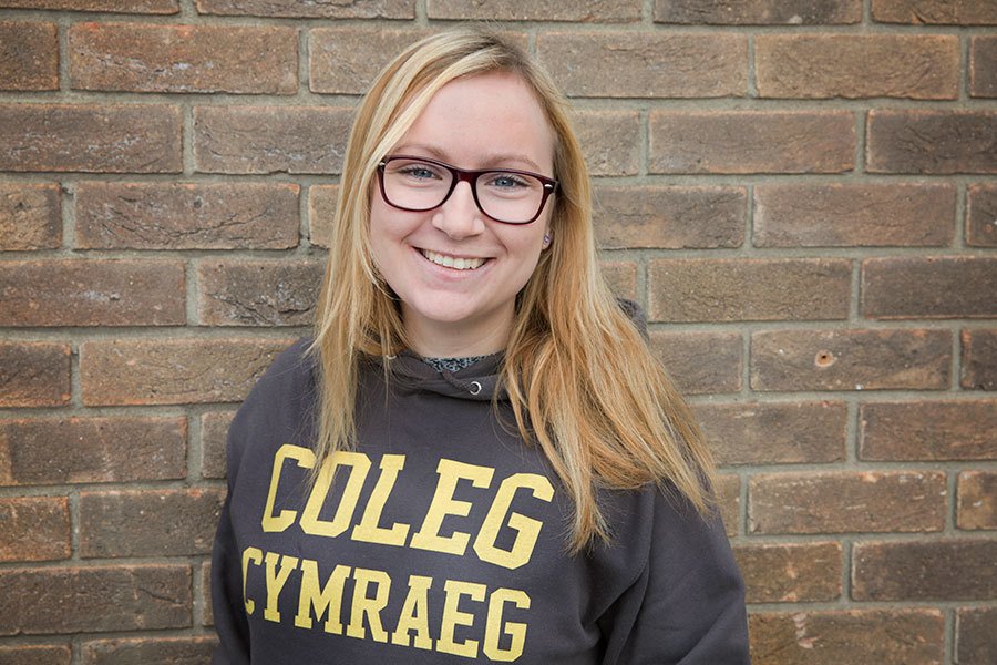 Byddwn yn ymweld â <a href="/bryntawe/">Ysgol Bryn Tawe</a> fory! Cewch gyfle i sgwrsio gyda <a href="/KayleighMEJones/">Kayleigh Marie</a> @cangen_abertawe am ei phrofiad o astudio yn Gymraeg