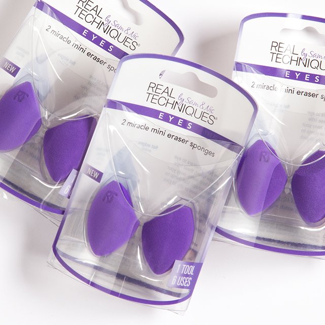 realtechniques's tweet photo. Two little miracle workers that clean up all those makeup mishaps: https://t.co/9xNlvEtJMM #MeetTheMiracles https://t.co/pIce8Vp0is