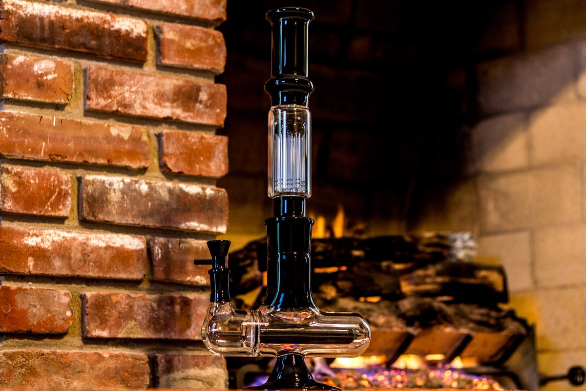 wesellpipes's tweet photo. Hello FALL, how we've missed you!
#weselpipes #smoke #fall #watepipe https://t.co/oUM78adOst