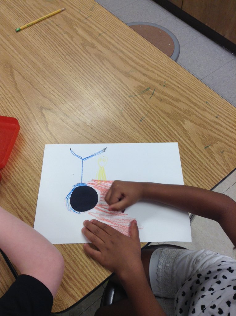MsClarkArt's tweet photo. K is learning about shapes. Turning dots into something. Tracing string. Making shapes with sides. https://t.co/MRrClEGi9t