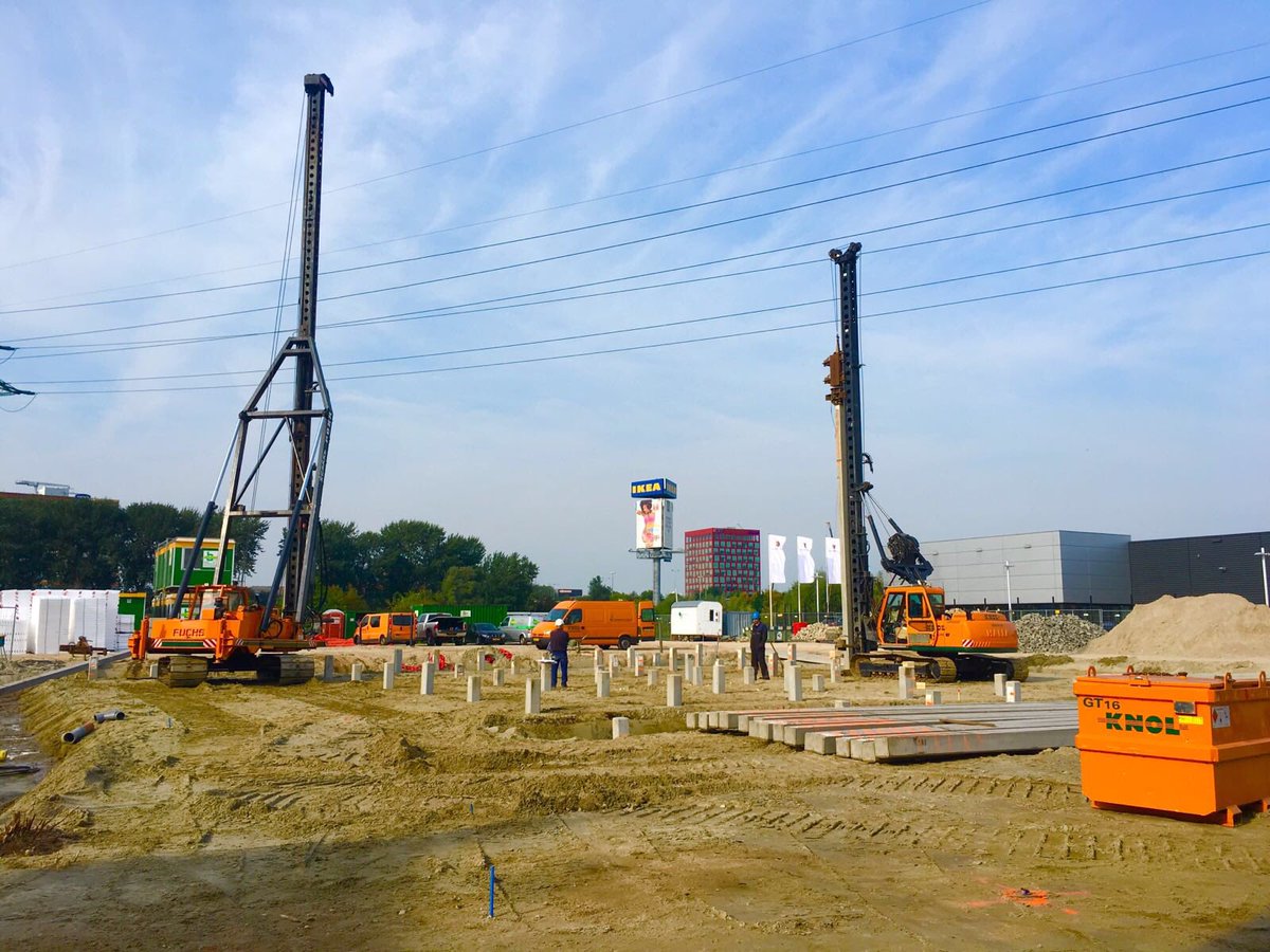 Werkzaamheden onder hoogspanning, één heistelling met korte makelaar <14m1 paal @HaitsmaBeton 10,25m1 i.o.v. <a href="/BrandsBouw/">Brands Bouwgroep</a>