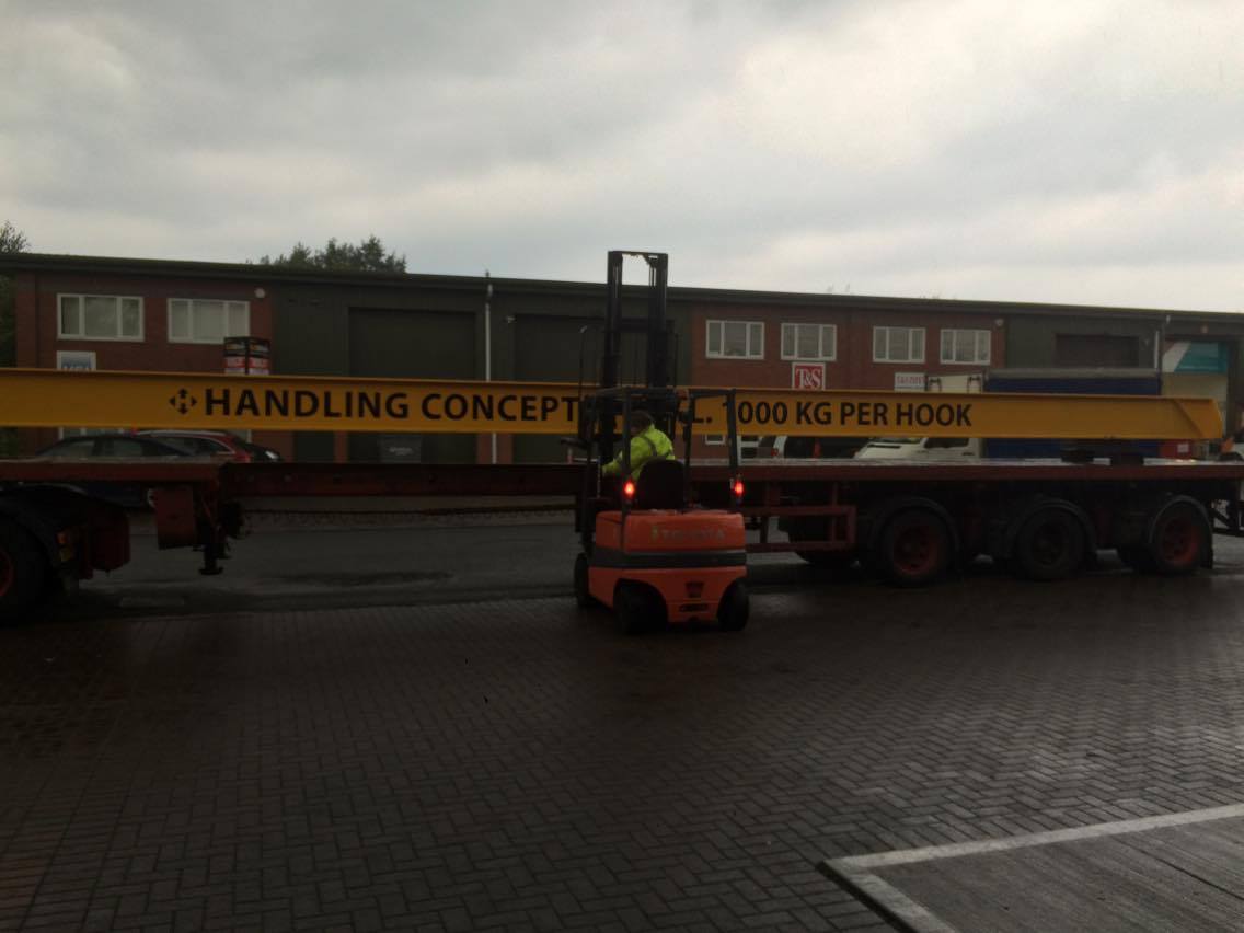 HandlngConcepts's tweet photo. We got a bit of a drenching loading this big beam up in the rain! https://t.co/wU9bX8tc47