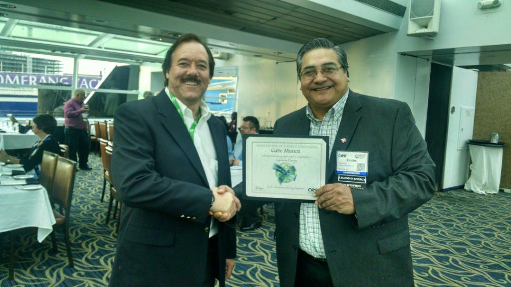Congratulations Gabe Munoz for being named @AEE Legends in Energy esteemed energy professional!