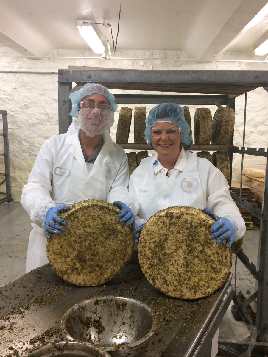 Foodiechats's tweet photo. Every single @Sartori_Cheese wheel is hand rubbed! Wow. Over 900+ per day #Foodiechats @steveGOgreen @AngelaWoody https://t.co/piIsTWtdOD