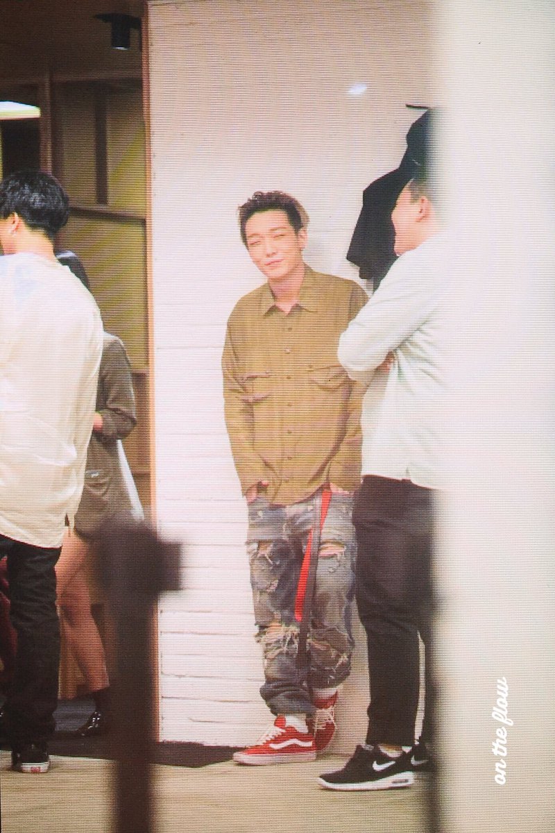 ontheflow_b's tweet photo. 160922 MOBBSTORE #MOBB #BOBBY #바비 #김지원 https://t.co/JncdIbMDIU