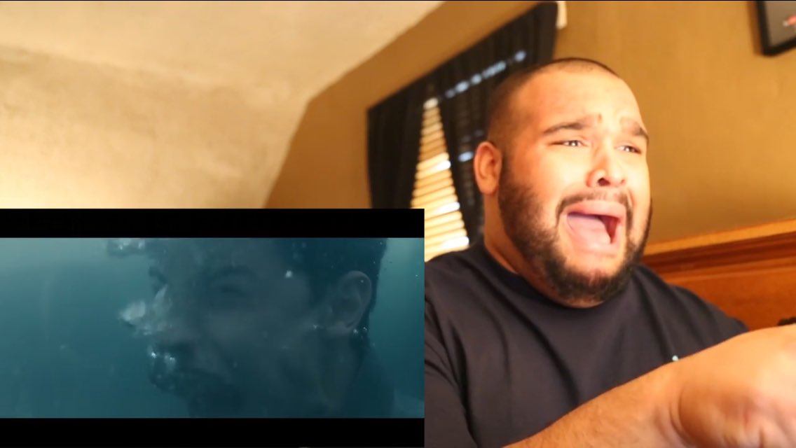 mercifullyshawn's tweet photo. @etnaD_olegnaD YOUR REACTION IS ME I'M CRYING😂😂 @ShawnMendes #MercyVideoNow https://t.co/Vfhb3heGr5
