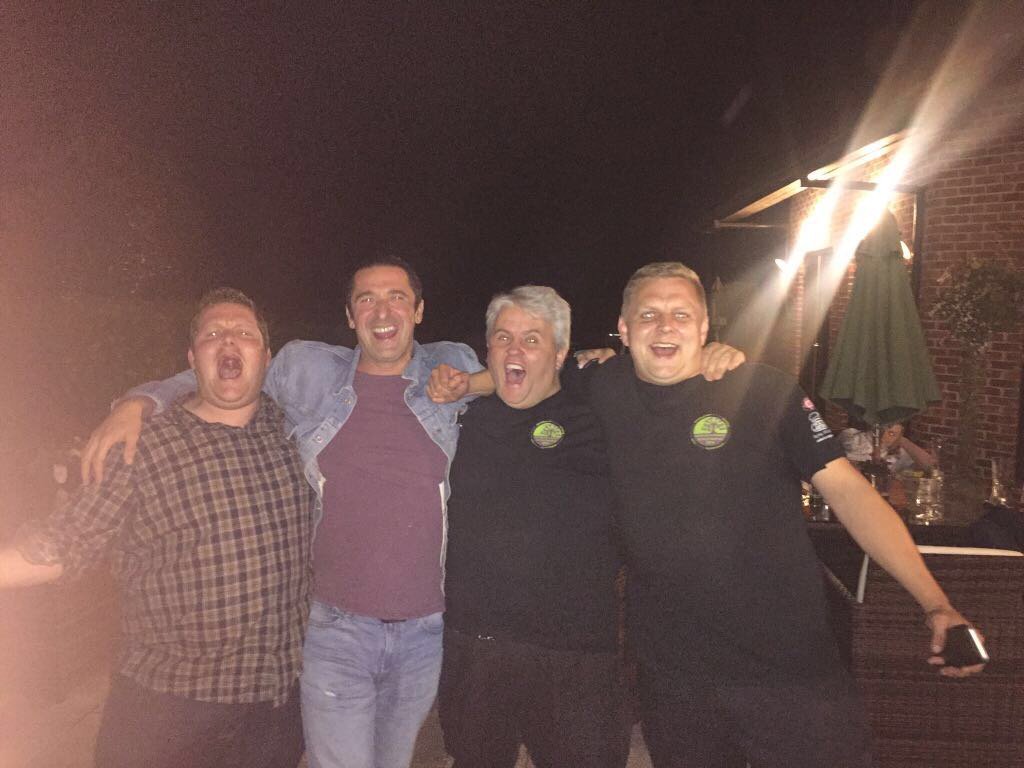 DingleyDellPork's tweet image. Big people big win thank you @alanpaton7 @chefmattw @kentcheftommy @JPGHK pissed and proud! @FlyingVisits