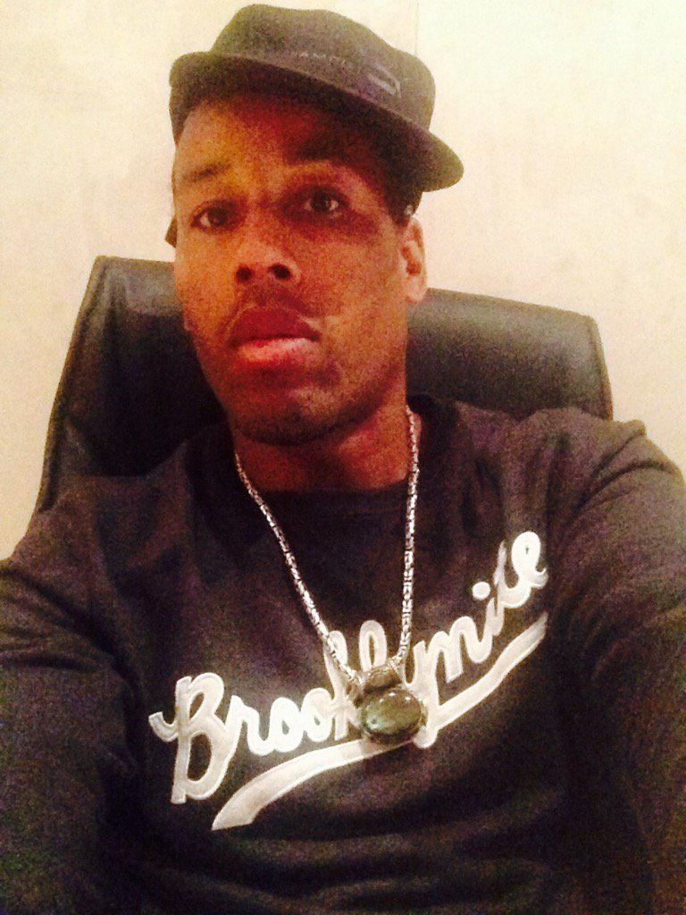 whosane718's tweet photo. "Why cry severing ties with lame nigga$, that's hypocritical like pilgrims on ThanksGiving"   #GiveItUp https://t.co/TU64tdsjVT