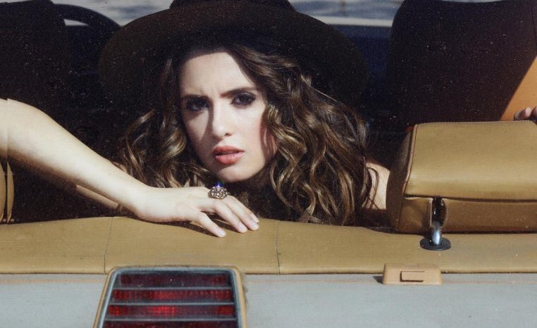 lauramarano's tweet photo. I feel like I'm in the scene from What A Girl Wants where I look longingly at Lord Henry's house as I drive away https://t.co/WyABei58Ue