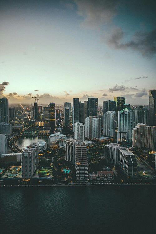 ButDansLaVie's tweet photo. Voyager jusqu'à Miami  ☀️🌊🌴 https://t.co/KZWV3DfYcp