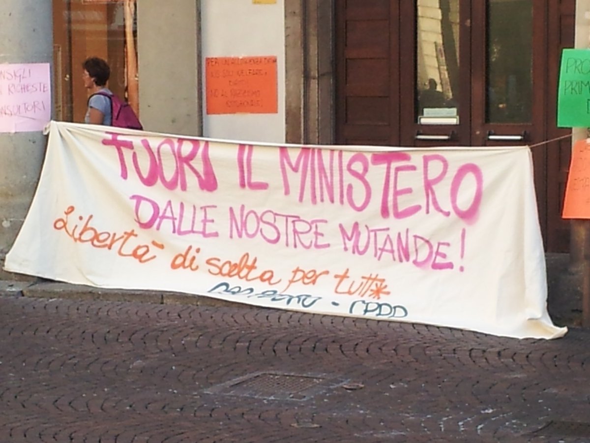 luisaluisa3's tweet photo. Bea dimettiti! piazza erbe Padova #fertilityday #felicityday https://t.co/7XFMg8NmAd