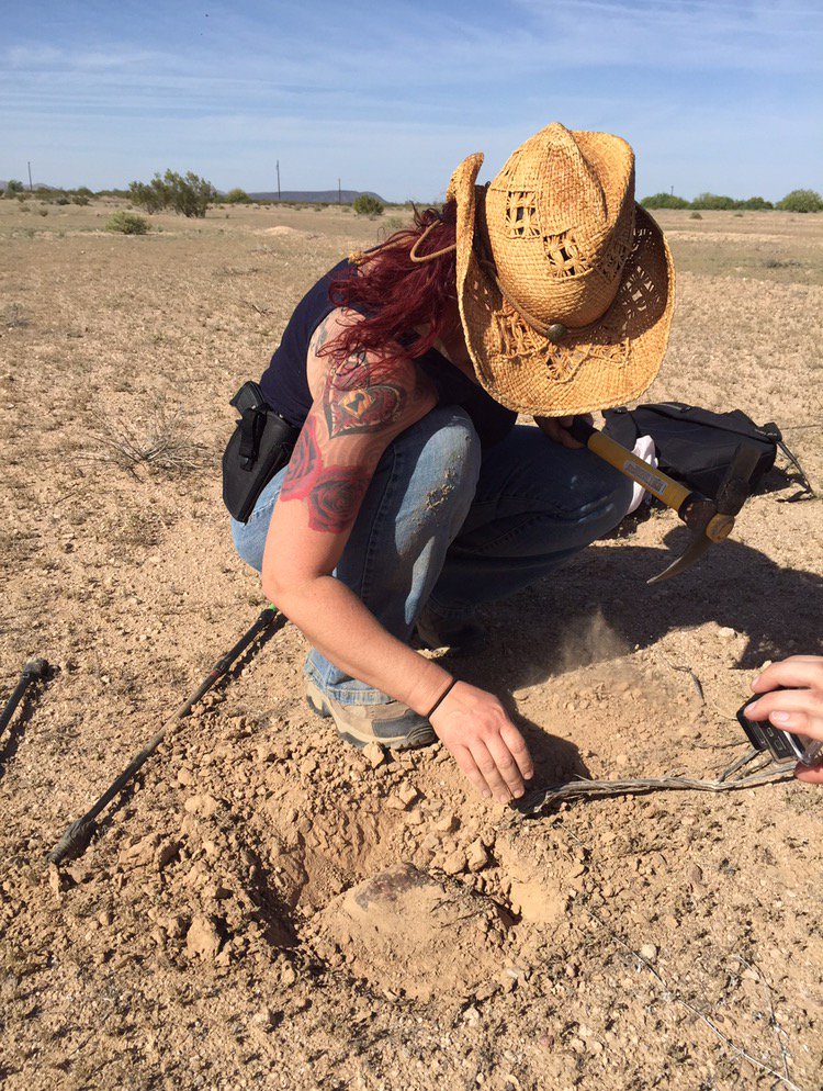 Space_Rockettes's tweet photo. #Determination. #Exhaustion. The #thrill of #discovery unearthing this visitor from space, buried 1,000 yrs. #meteoritehunter https://t.co/mCxsFXsPX1