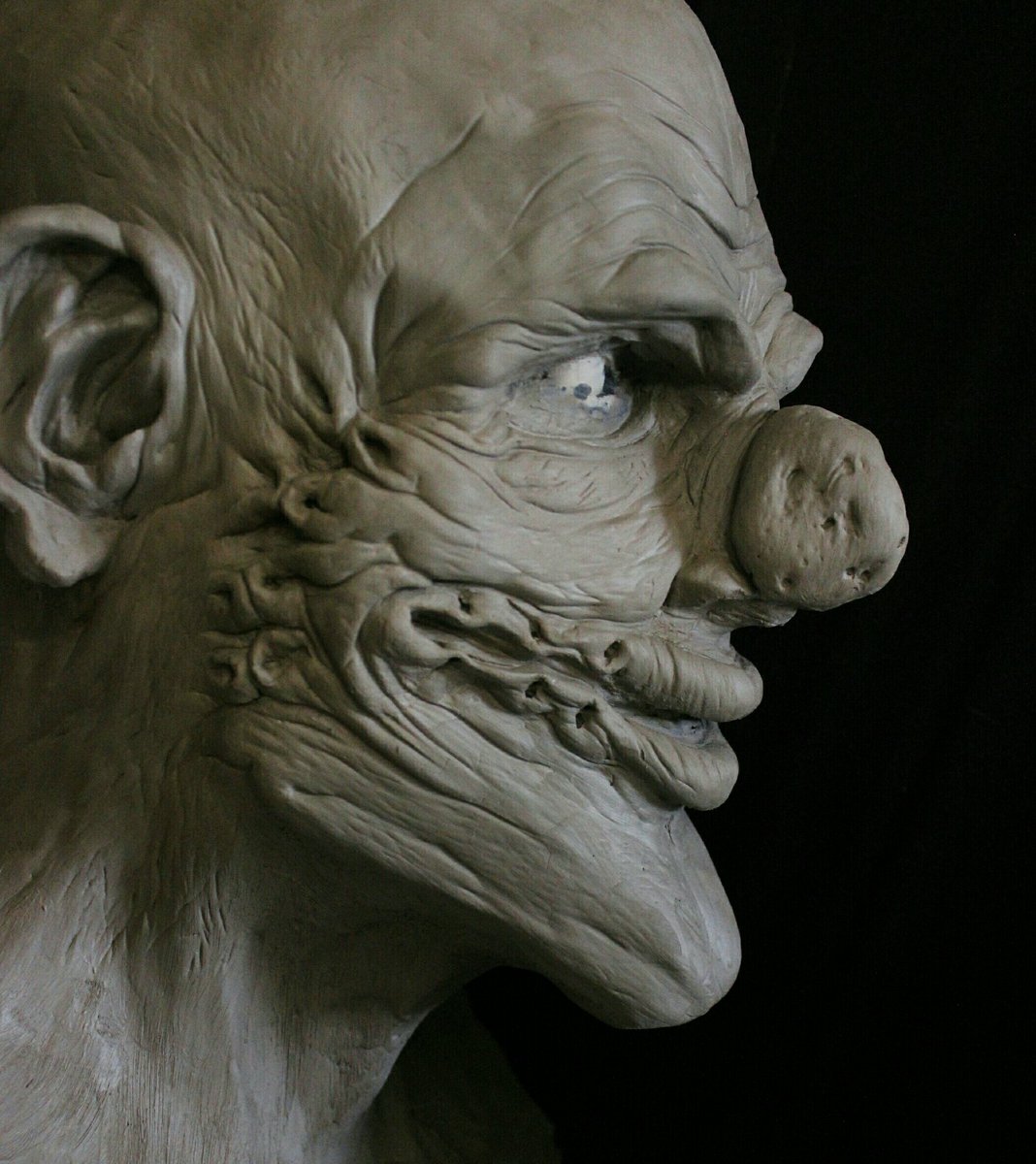 EricDodson13's tweet photo. Sculpt in progress @MrHorror @thetimtracker @LovelyZena @HHNCrypt @hauntmagazine @HauntWorld @hauntsceneradio @HauntLifeLLC @HalloweenFX https://t.co/IpHFqNurCa