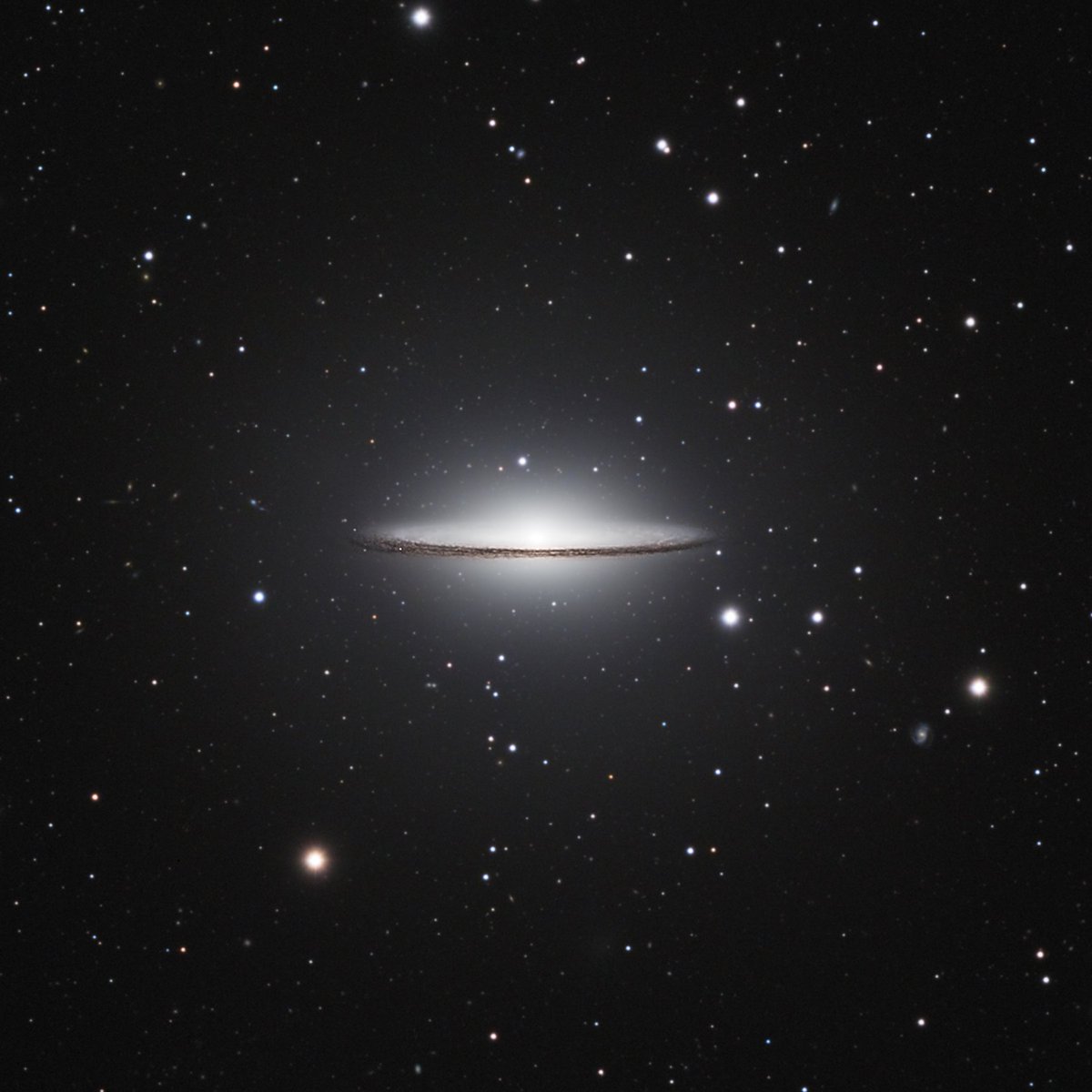 FLI_Camera's tweet photo. H.Hedlund &amp; D.Jurasevich were able to capture fine details of massive galaxy M104 w/ the high resolution of PL16803. https://t.co/ihB5FxoMCw https://t.co/FddorfQ4OV