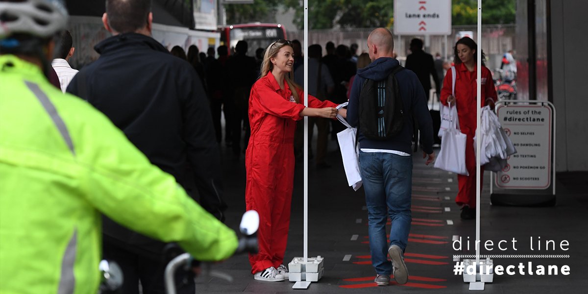 DirectLine's tweet photo. The #directfix team are easing the stress of rush hour today. Keep your eyes peeled for the #directlane at Waterloo https://t.co/fyeeC00AHW