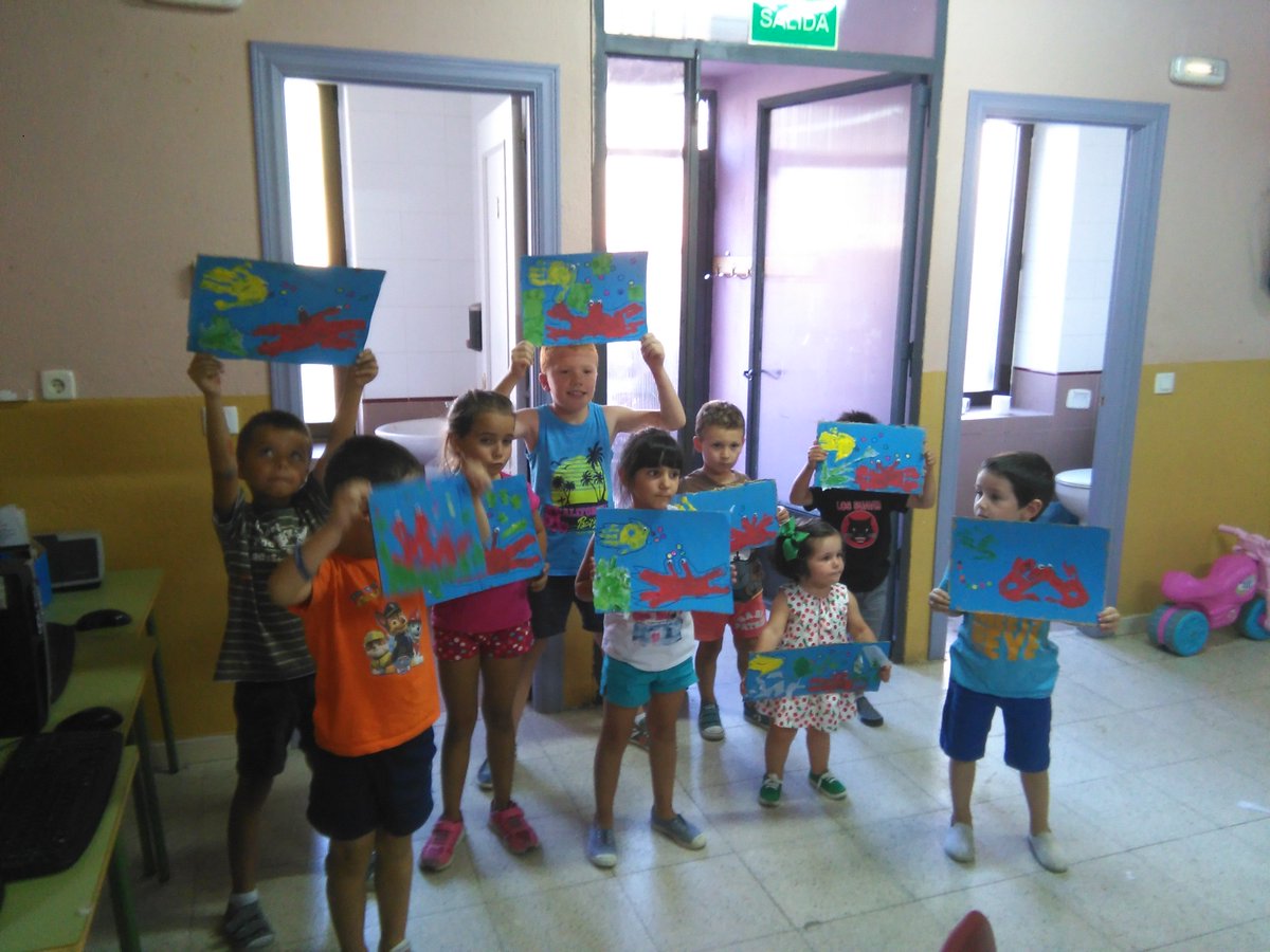 ChildSmileAnima's tweet photo. Actividades con los más pequeños y los mayores de @TornadizosDeAv . Gracias por confiar siempre en nosotros #QUENOTELOCUENTEN #CHILDSMILE https://t.co/kUHPKpJla2