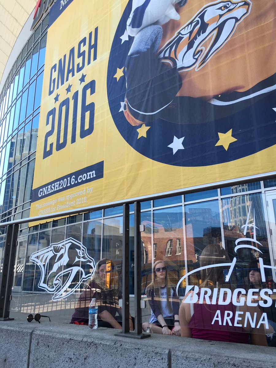 WeHeartCU's tweet photo. The wait is on at the Bridgestone for 7:00! ❤️ @carrieunderwood... #ItsOn 😜 https://t.co/paNitSVhNd